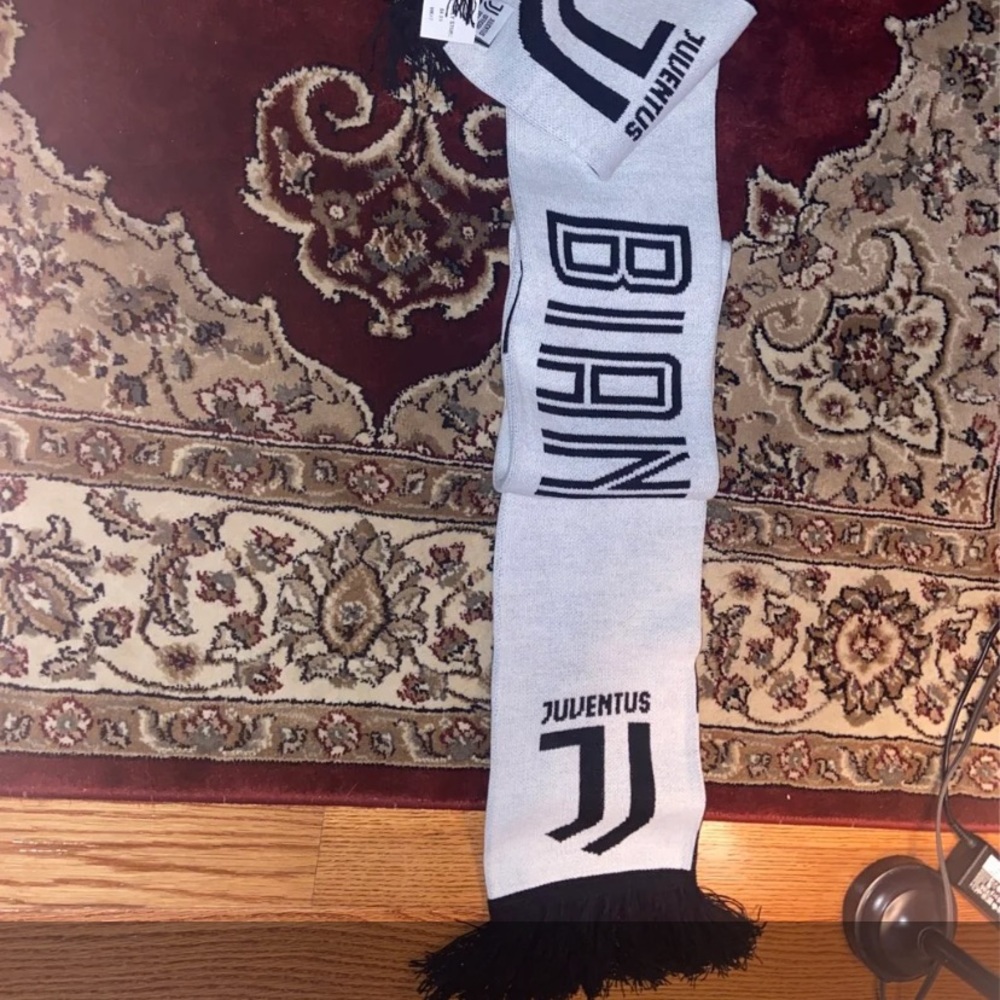 Scarf - Picture 2 of 3
